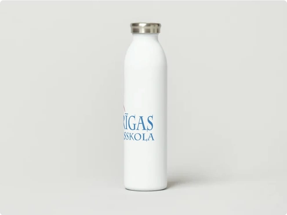 Balta ūdens pudele