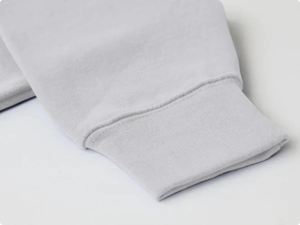 Pelēks pieaugušo džemperis ar kapuci